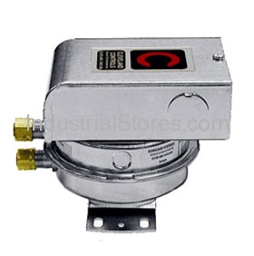 Cleveland Controls RFS-4001 Pressure Switch .17"-5.0" W.C.