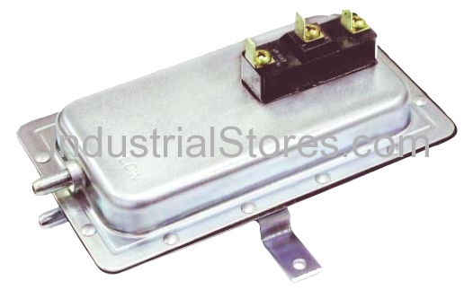 Cleveland Controls AFS-228-121 Pressure Switch .05-12" W.C.