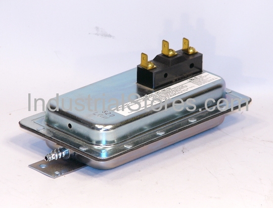 Cleveland Controls DFS-448-153 Pressure Switch