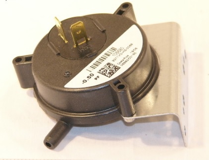 York S1-02435271000 -0.5 WC SPNO Close On Fall Switch