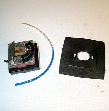 Barber Colman (Schneider Electric) 2216-126, D.A. Day-Night Thermostat with Remote