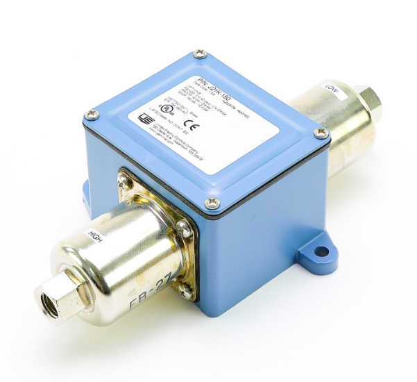 United Electric J21K-150 SPDT 0-40psi NEMA 4 Differential Pressure Switch