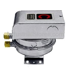 Cleveland Controls RFS-4001 Pressure Switch .17"-5.0" W.C.