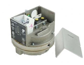 Antunes 803112502 Low Gas Pressure Switch with 1/4" NPT 2-14" W.C.