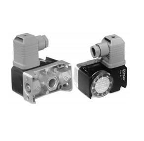 266994-Dungs 228-726A Gas Pressure Switch Pipe Mount GW 150 A6 230VAC -  Industrial Stores